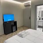 Tuyo Hotel 3*