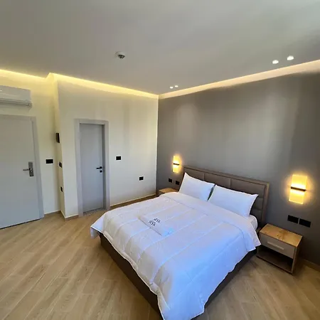 Tuyo Hotel 3*