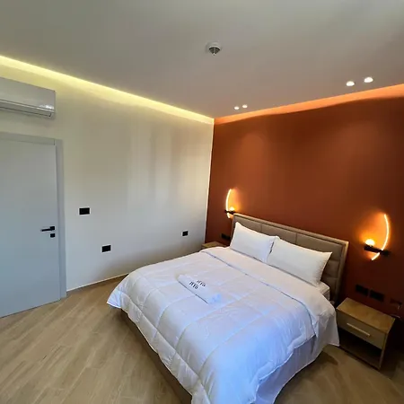 Tuyo Hotel