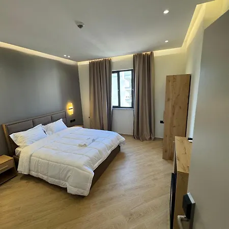 Tuyo Hotel 3*