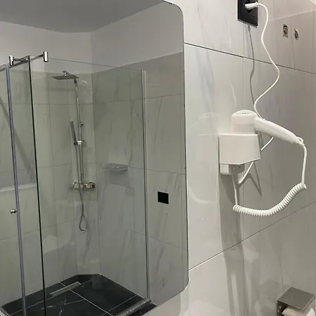 Tuyo מלון טיראנה