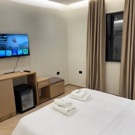 Tuyo Hotel 3*