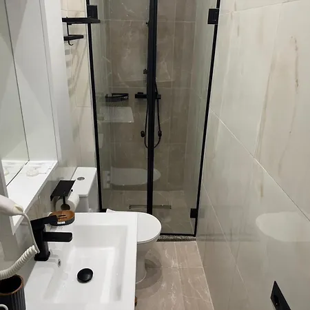 Tuyo Hotel 3*