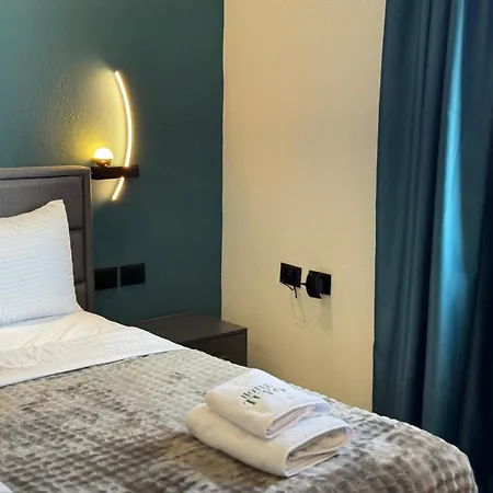 Tuyo Hotel