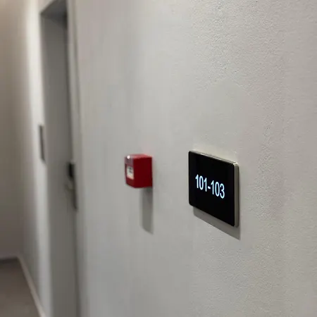 Tuyo Τίρανα